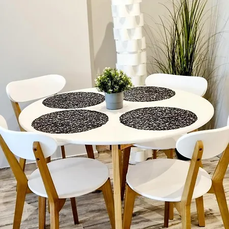 Apartment - Srebrzynska Prywatne Miejsce Parkingowe Lodz (Lodz)