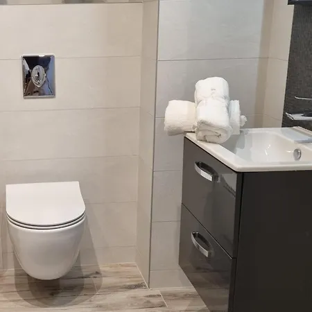 - Srebrzynska Prywatne Miejsce Parkingowe Apartment Lodz (Lodz)