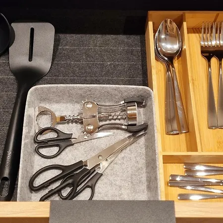 Srebrna Ostoja 66-atlas Arena, Piotrkowska, Manufaktura, Parking Prywatny * Łódź