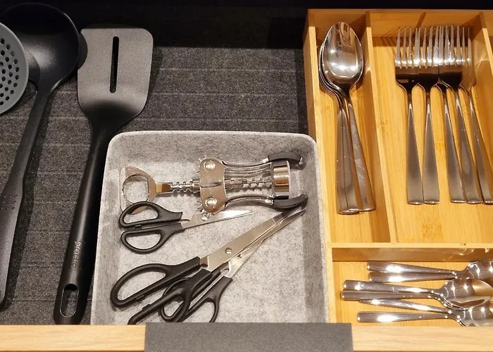 Srebrna Ostoja 66-atlas Arena, Piotrkowska, Manufaktura, Parking Prywatny * Łódź